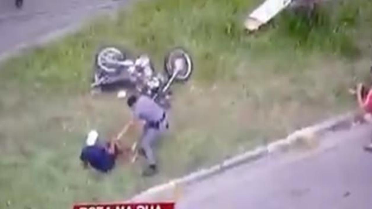 Motosikletli soyguncular polisten böyle kaçtı