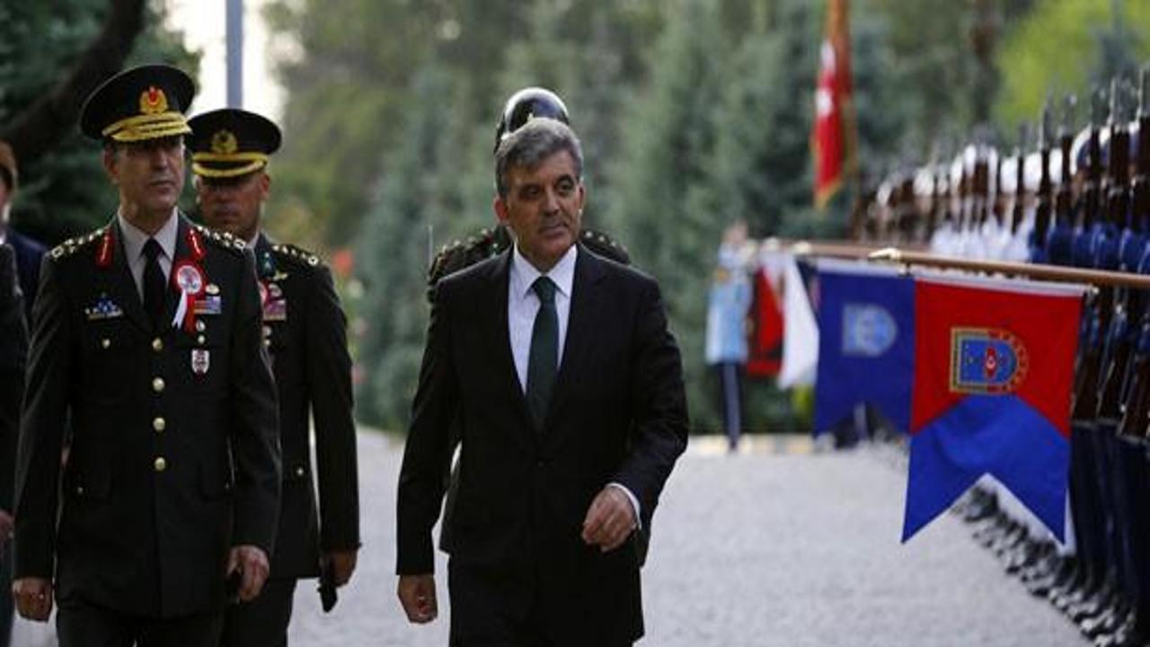 Muhafız Alayı'nda sancak devir teslim t&ouml;reni