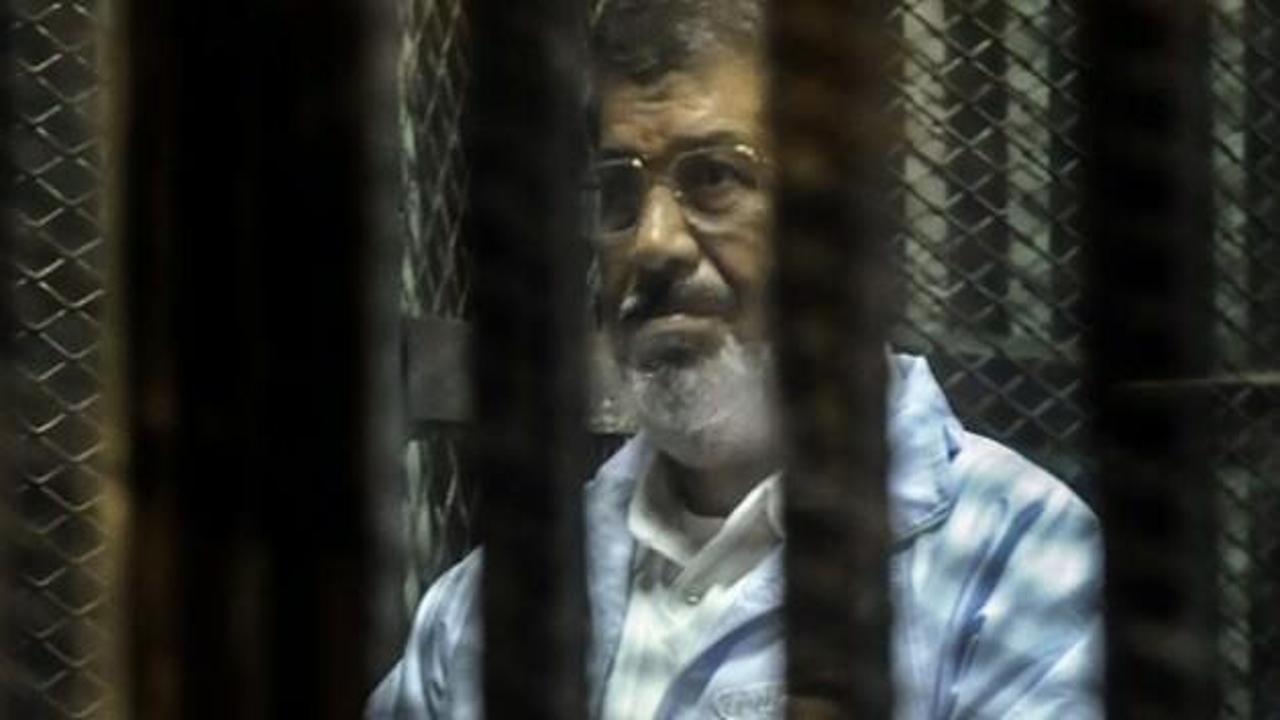 İran'dan Mursi kararına tepki