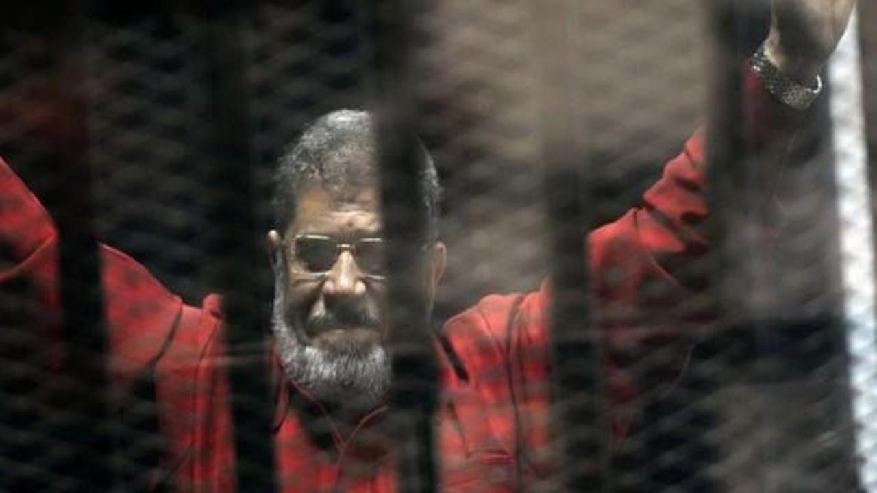 Mursi'nin duruşması ertelendi