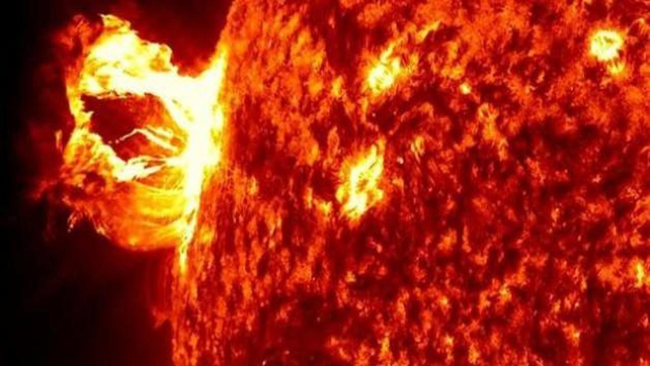 NASA en büyük güneş patlamasını görüntüledi