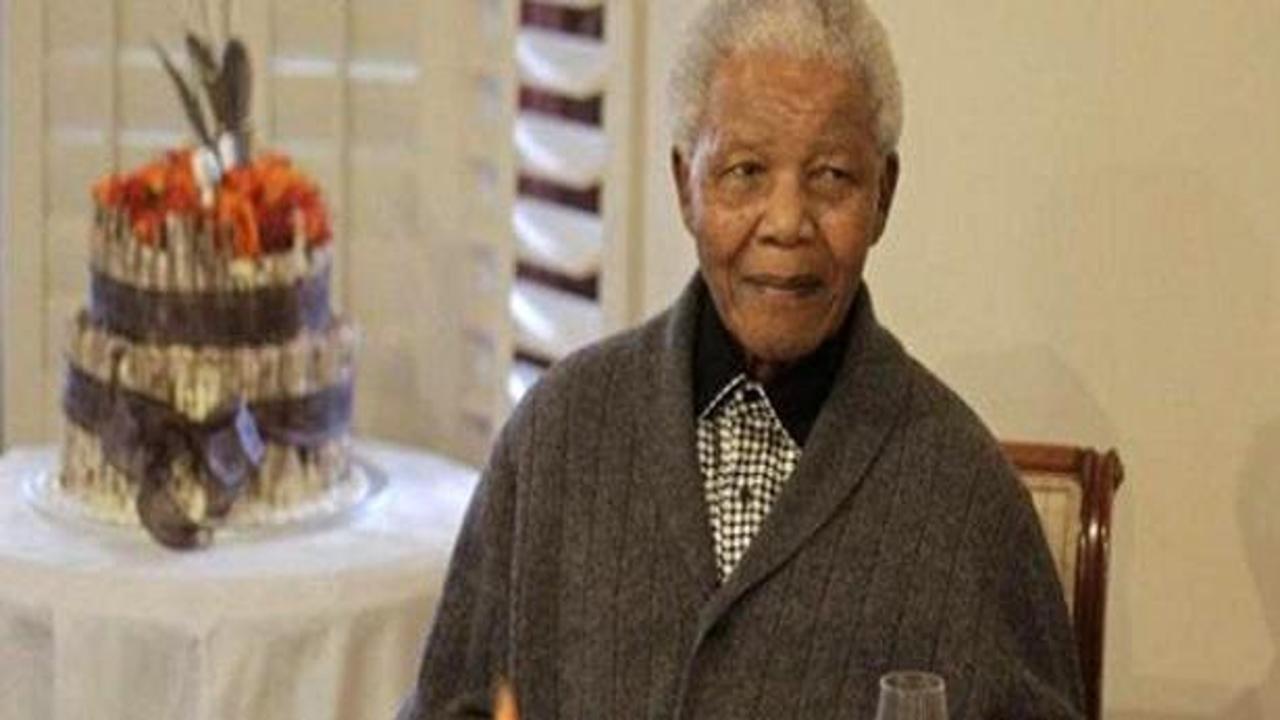 Dünya Mandela'ya ağlıyor