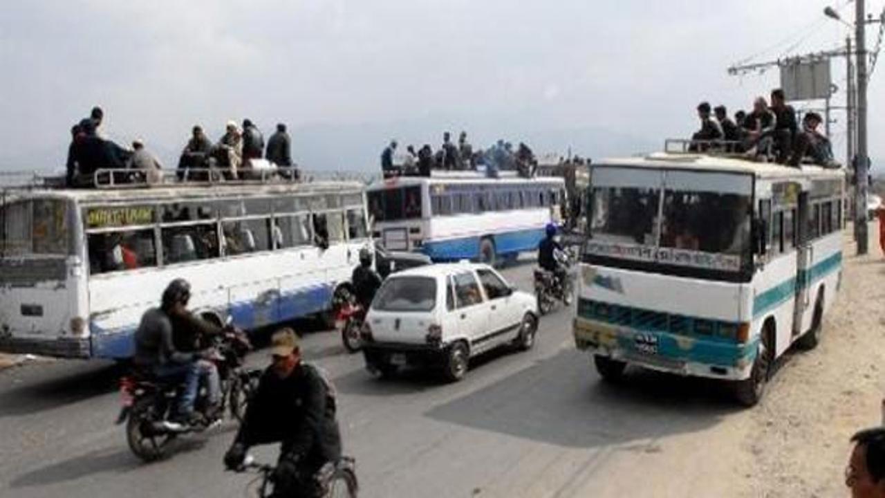 Nepal'de otobüs kazası: 47 ölü