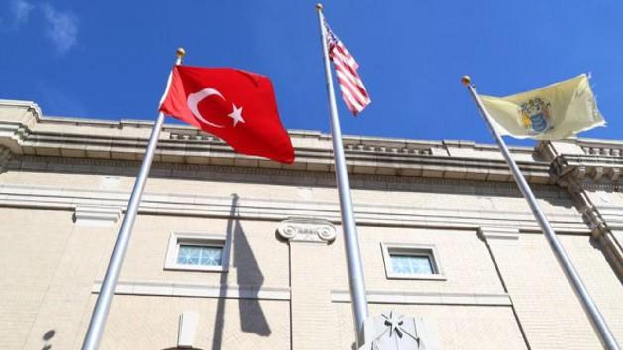 New Jersey'de Türk bayrağı göndere çekildi
