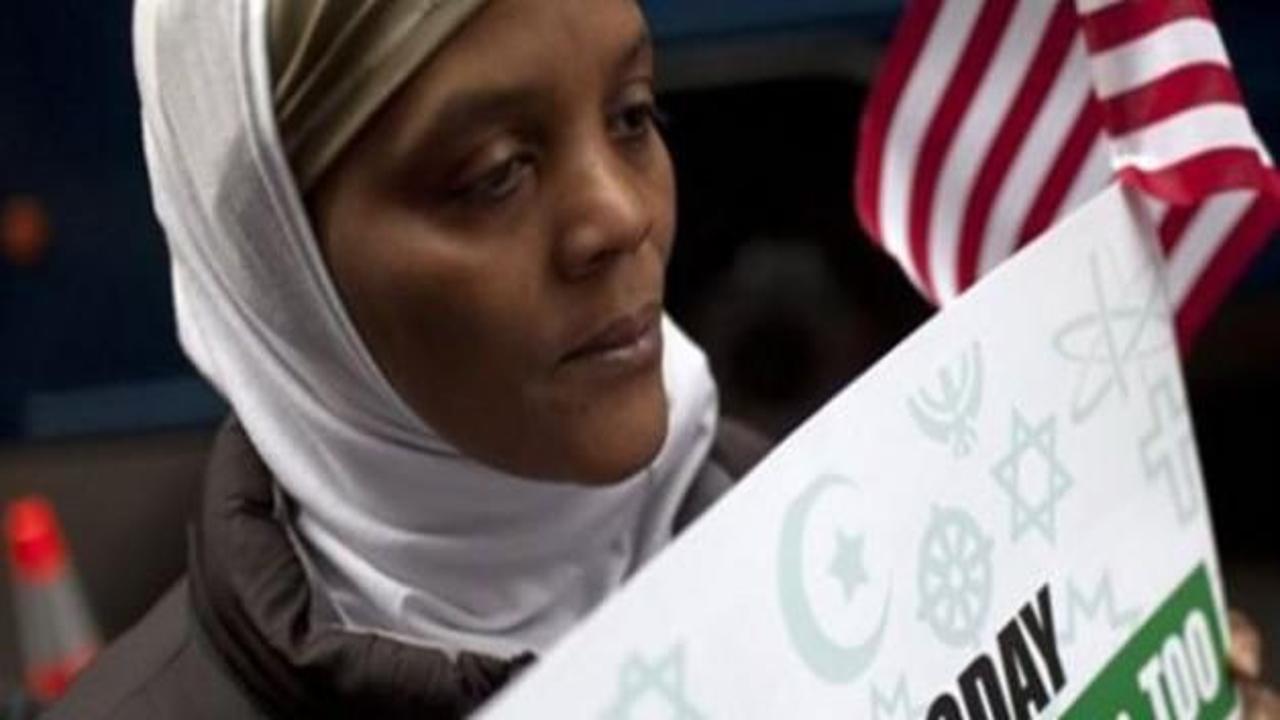 New York'ta Müslüman evlerine "nefret" broşürü