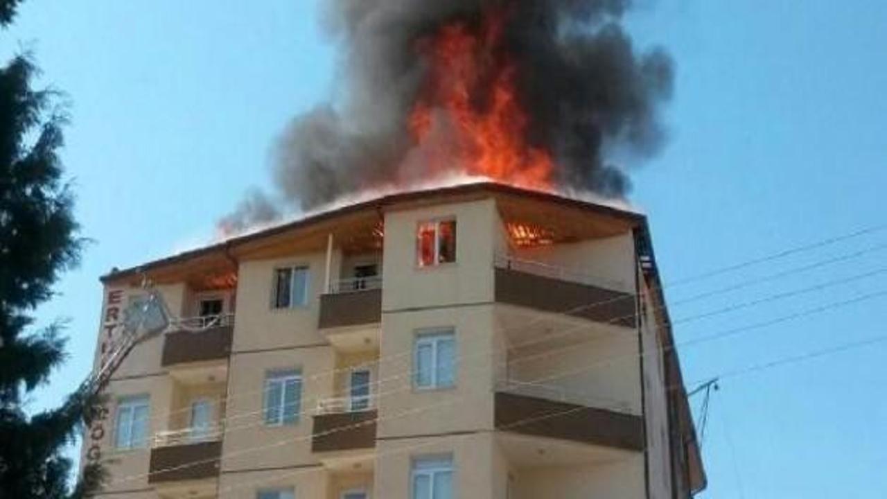 Öğrenci apartında korkutan yangın