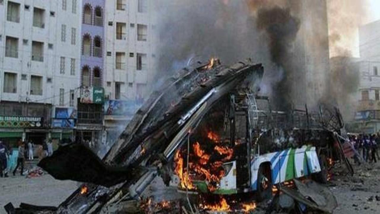 Öğrenci otobüsünde patlama: 16 ölü