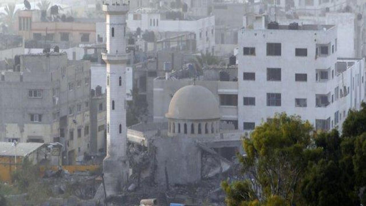 İsrail ordusu 3 camiyi vurdu