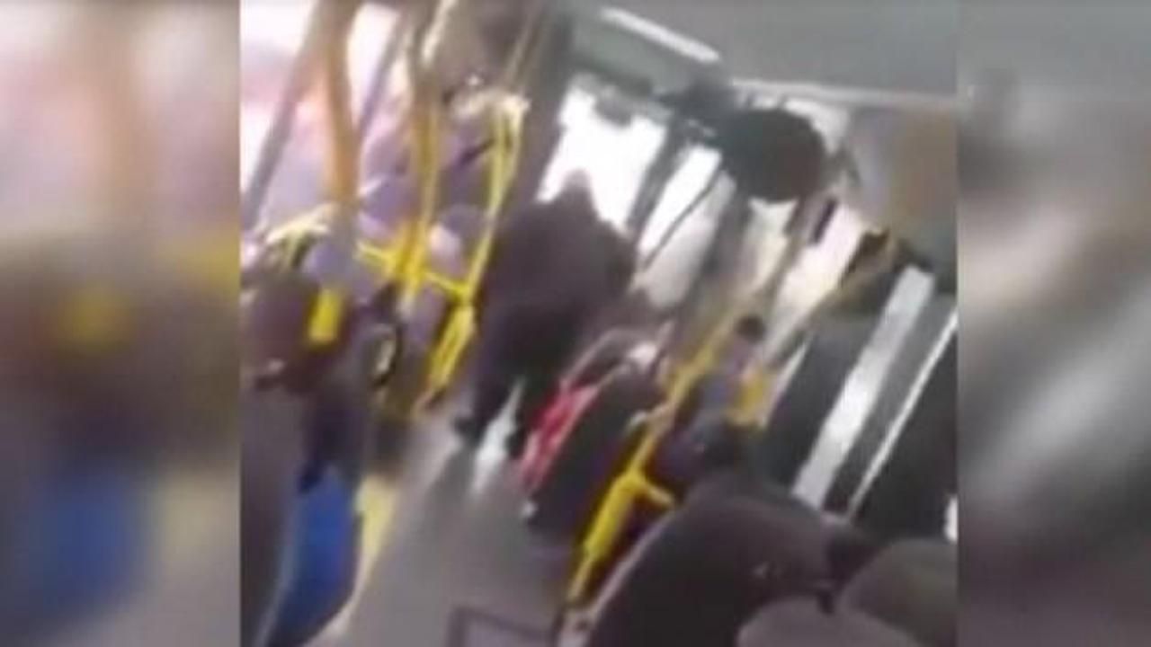 Otobüs şoförü hamile kadını dışarı attı