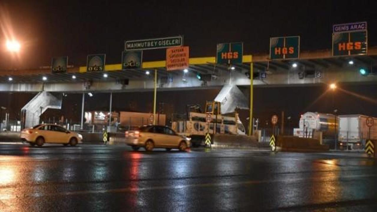 Otoyol ve k&ouml;pr&uuml;lerde &uuml;cretsiz ge&ccedil;iş başladı