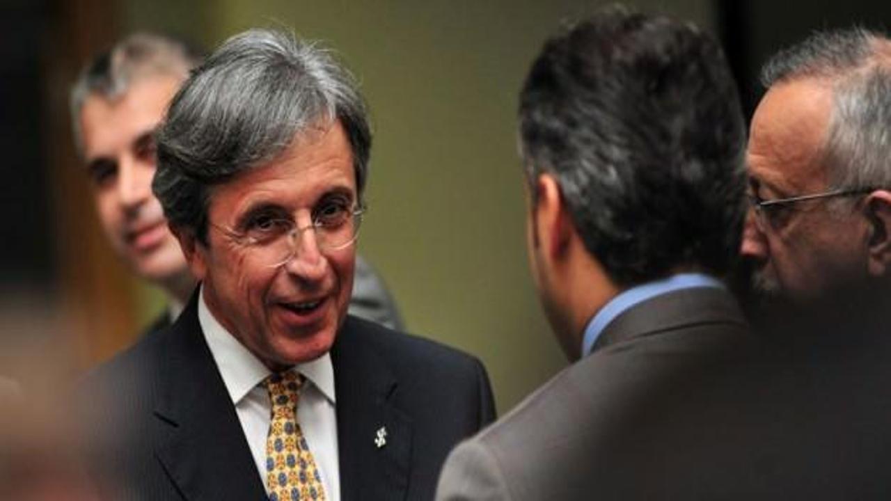 &Ouml;zince: Yastık altında 3 bin 500 ton altın var