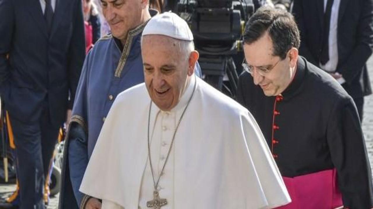 ''Papa artık dini liderlikten çıkmıştır''