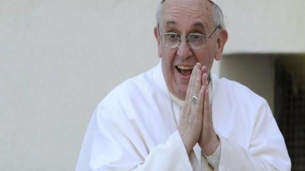 Papa 11 aylığına tüm kadınların günahını affedecek