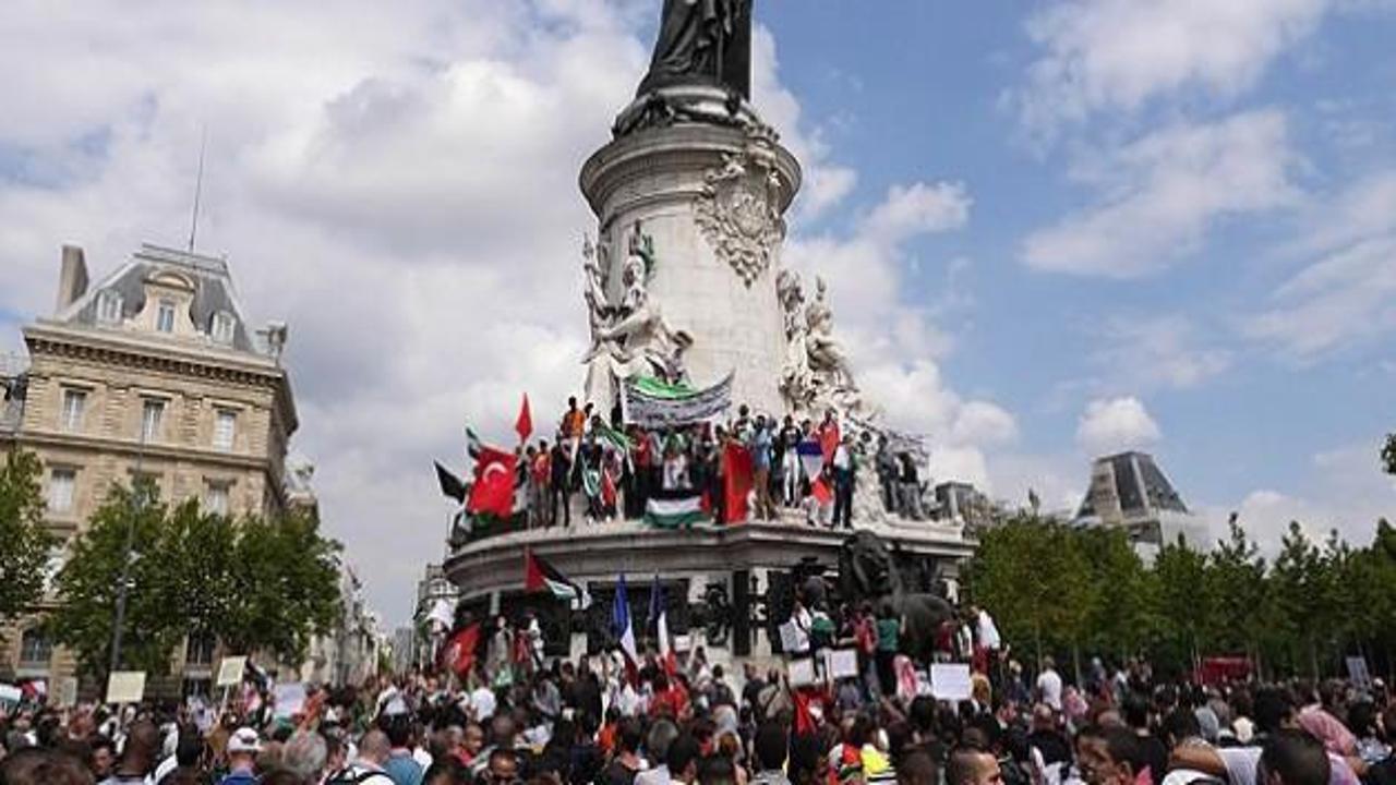 Paris’te izinsiz gösteri gerginliği