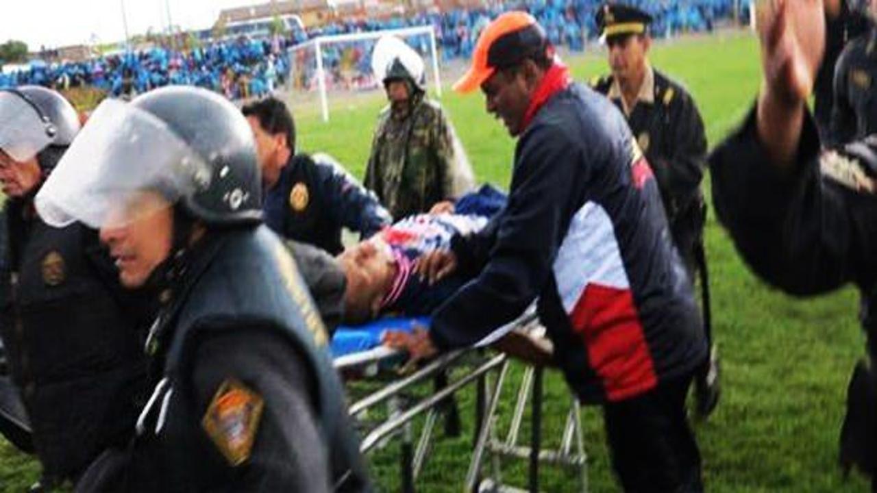 Peru'da maç sırasında yıldırım düştü