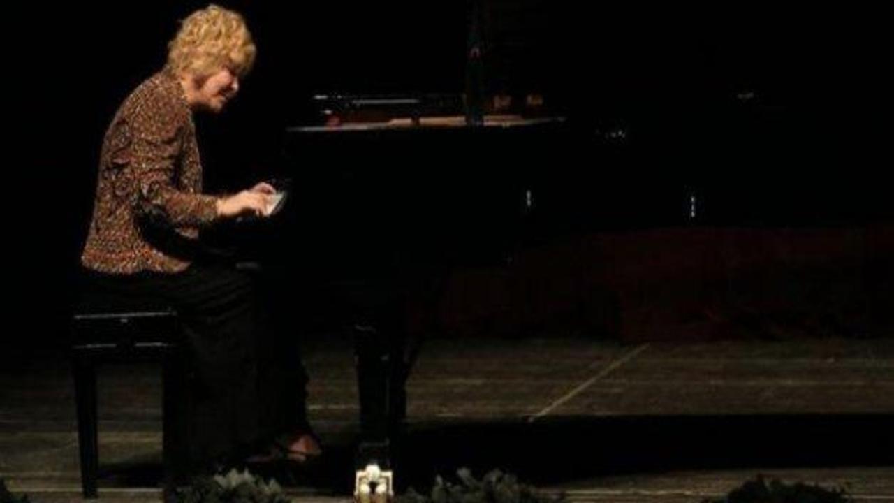 Piyanist Gülsin Onay mest etti
