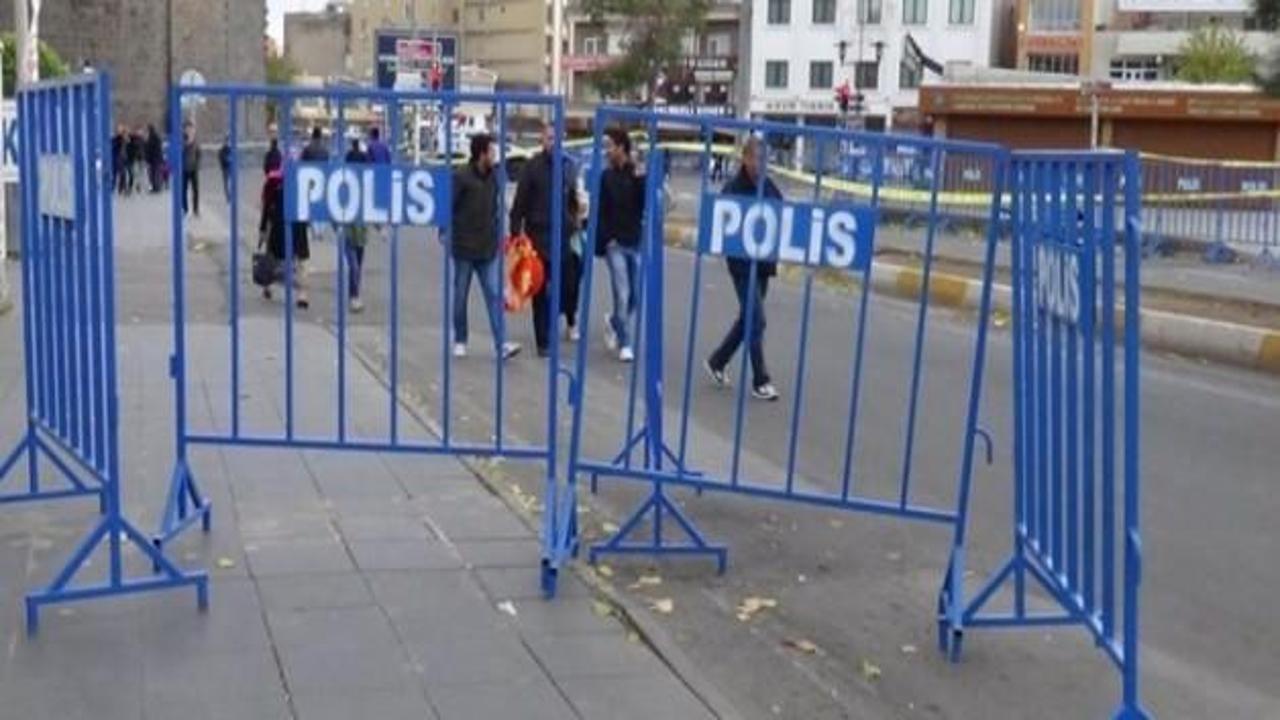 PKK ter&ouml;r&uuml; il&ccedil;eyi terk ettiriyor!