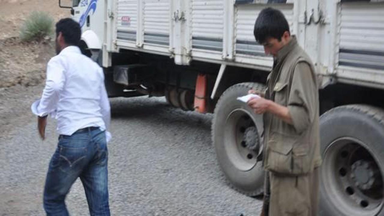 PKK'lı teröristler postalara el koydu