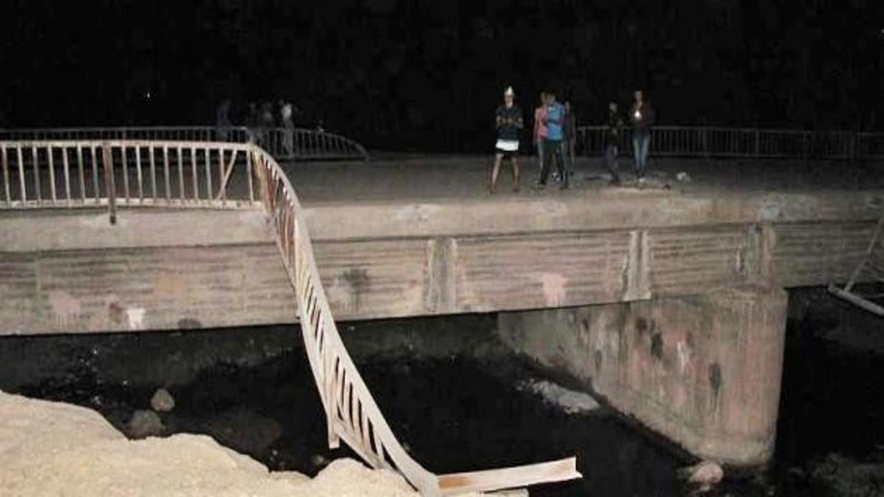 PKK'lılar Ahmet Kaya köprüsünü havaya uçurdu