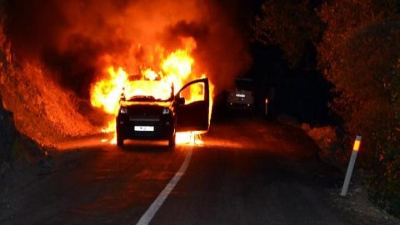 PKK'lılar karakola malzeme taşıyan aracı yaktı