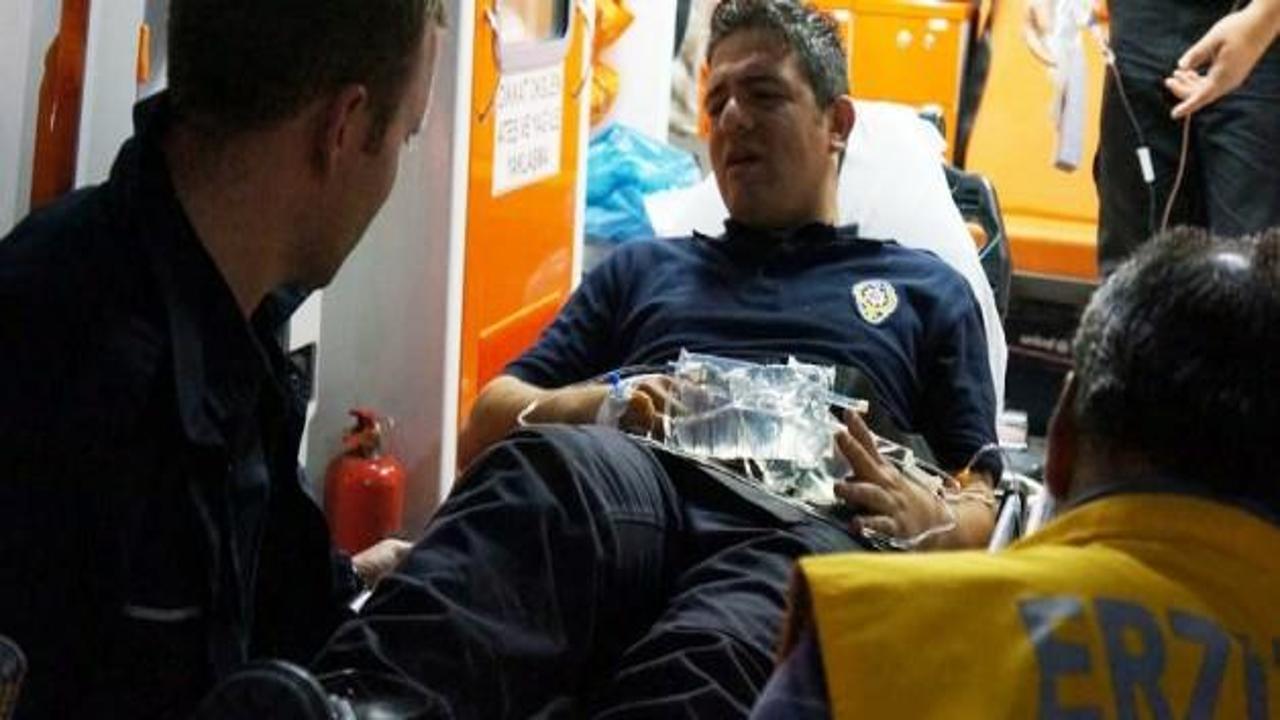 Polisleri taşıyan midibüs devrildi: 23 yaralı