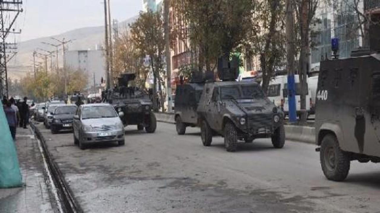 Polisten Yüksekova'da kamera operasyonu