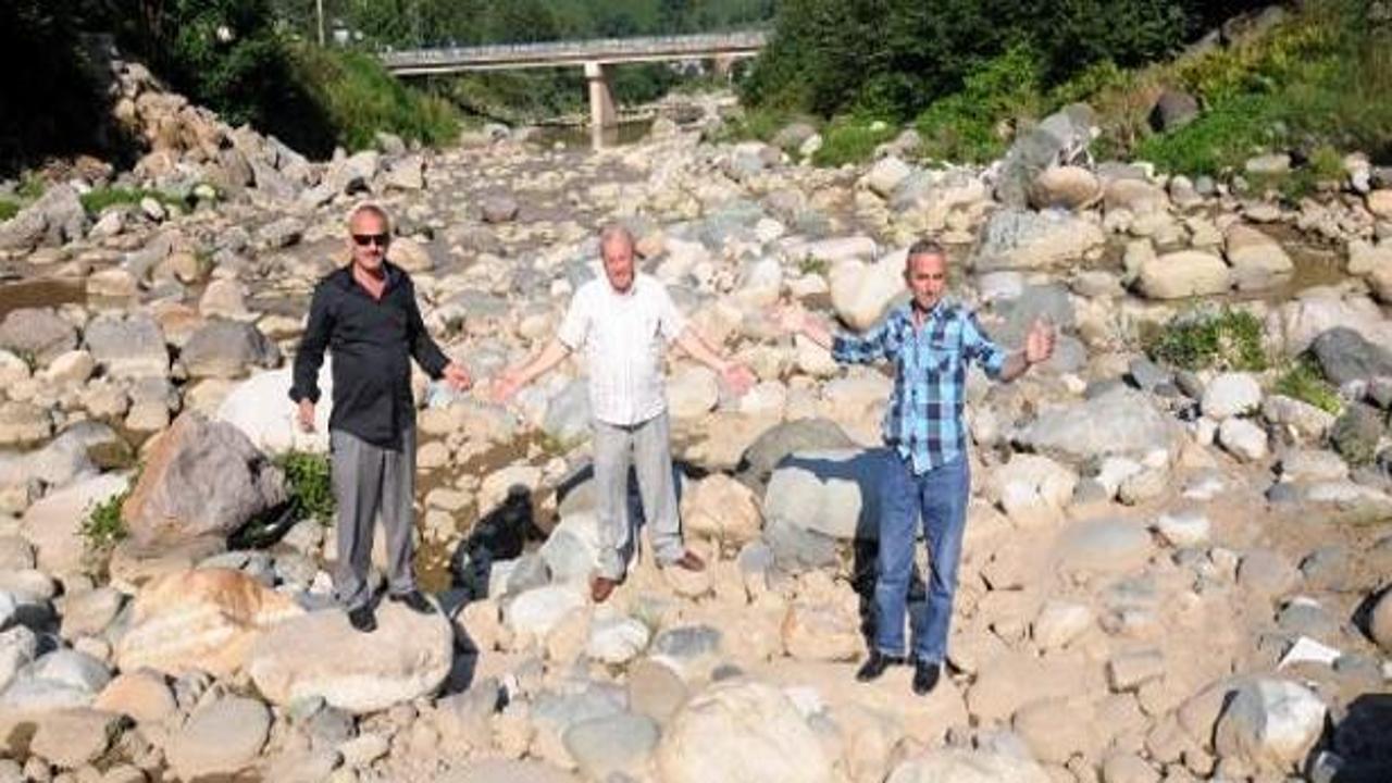 Rize'de HES deneme üretimi dereyi kuruttu
