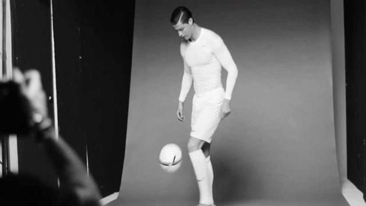 Ronaldo iç çamaşırı reklam filminde oynadı