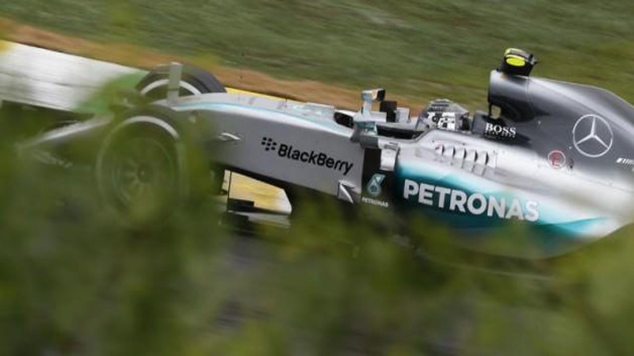 Rosberg başladığı gibi bitirdi