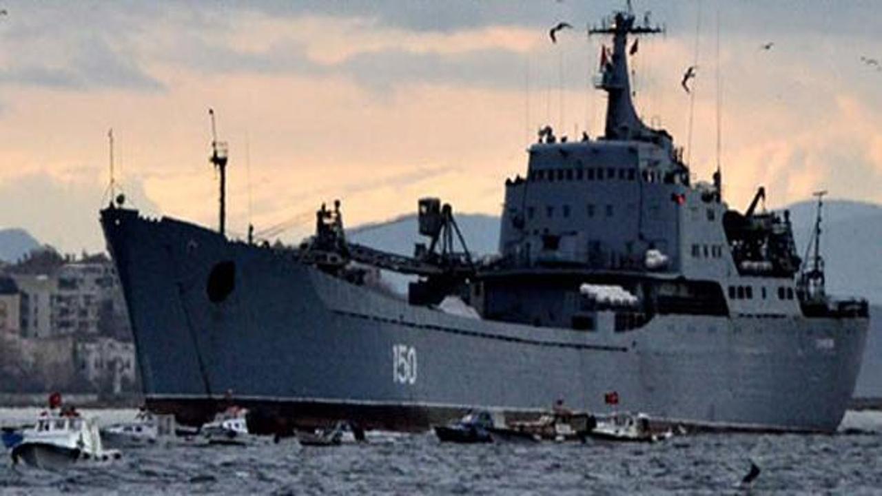     Rus askeri gemisi Çanakkale Boğazı'ndan geçti