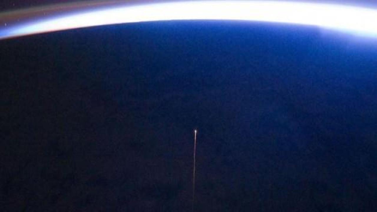 Rus uzay aracı Dünya'ya düştü