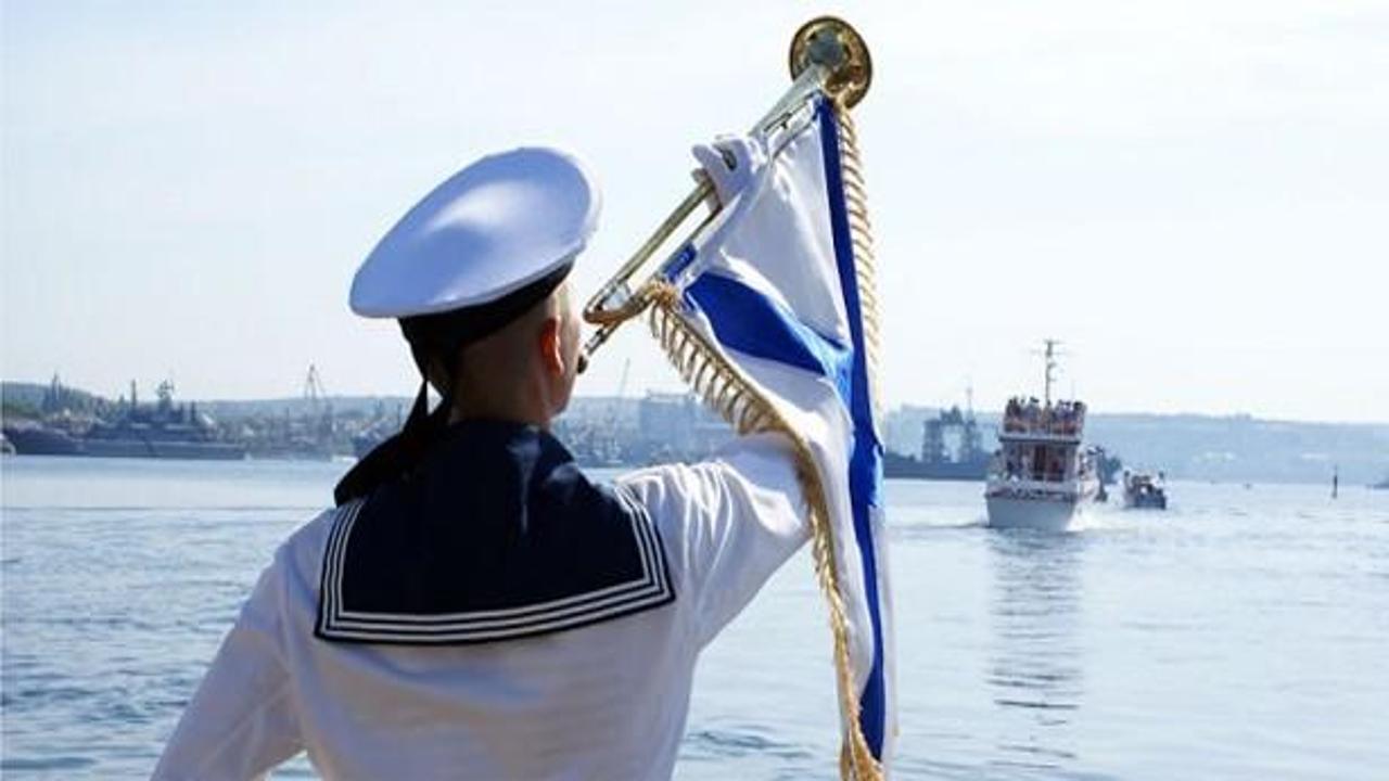 Rusya'da Deniz Kuvvetleri günü kutlandı