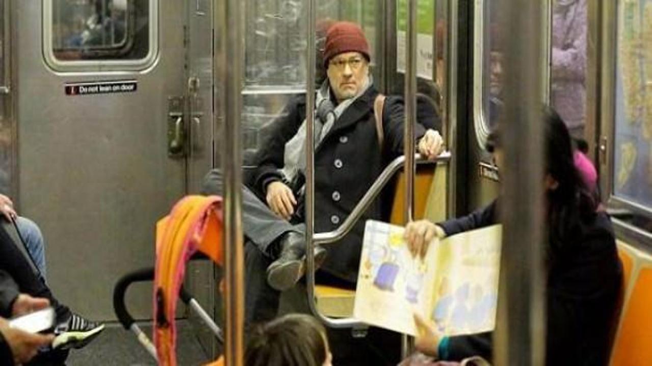 Ünlü aktör metroya bindi kimse tanımadı