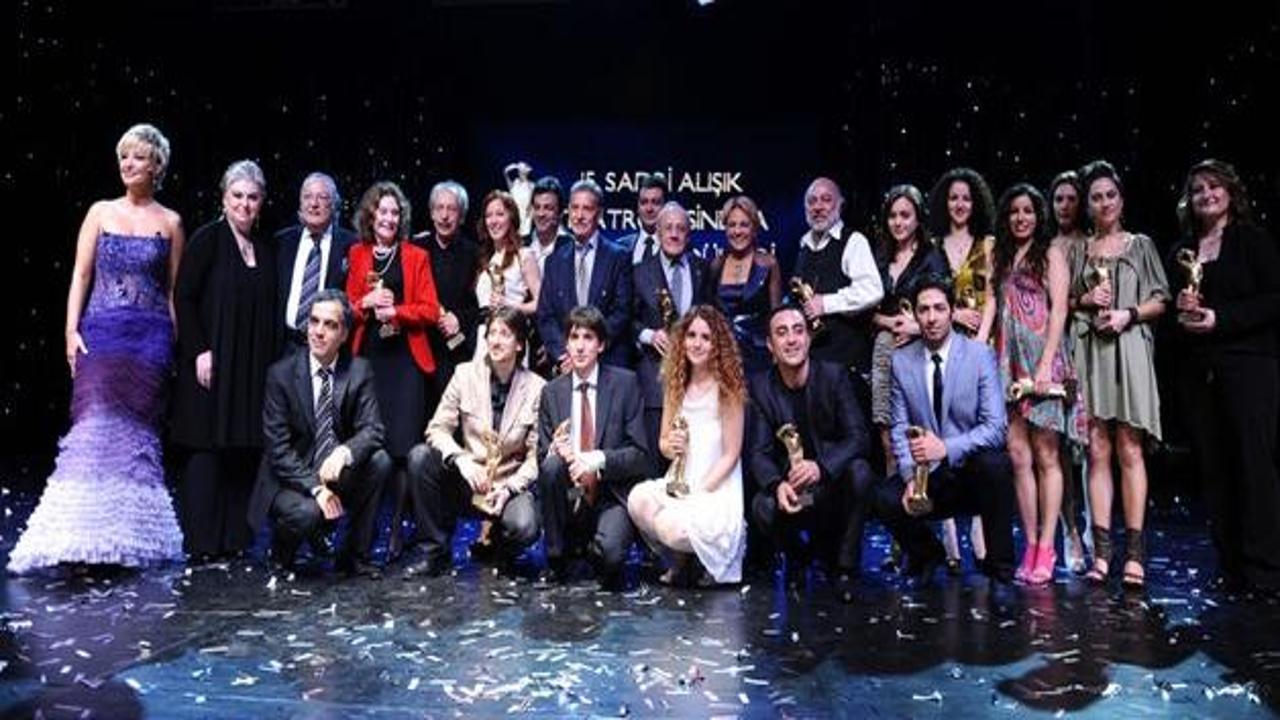 Sadri Alışık Tiyatro ve Sinema Oyuncu Ödülleri verildi