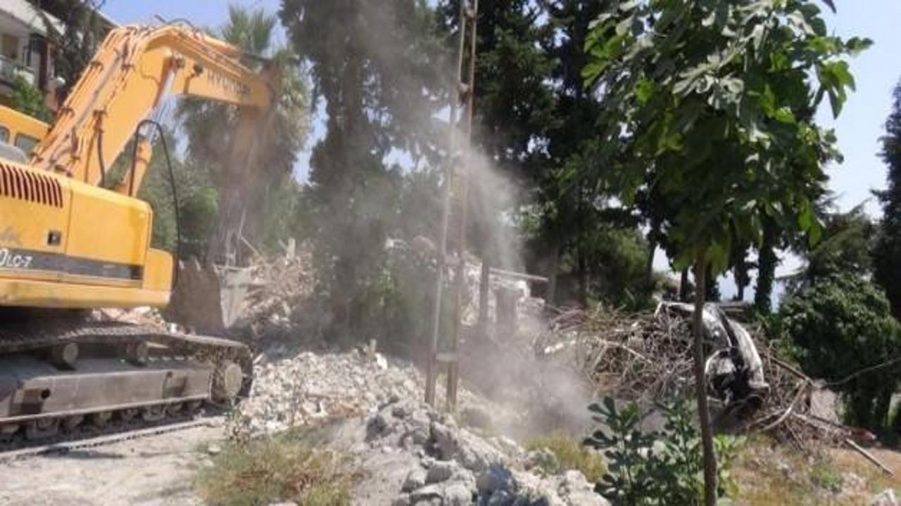 Bakan Müezzinoğlu'nun evi yıkıldı
