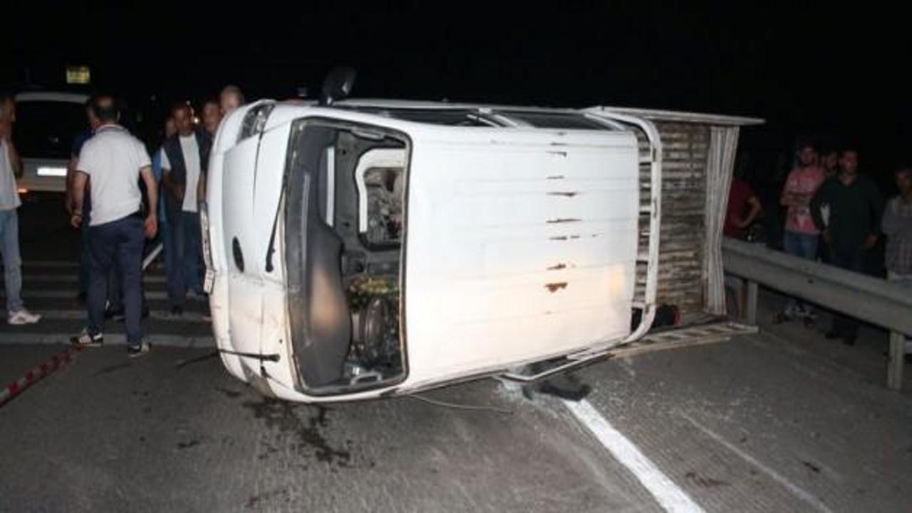 Sakarya'da işçi kamyoneti kaza yaptı: 14 yaralı