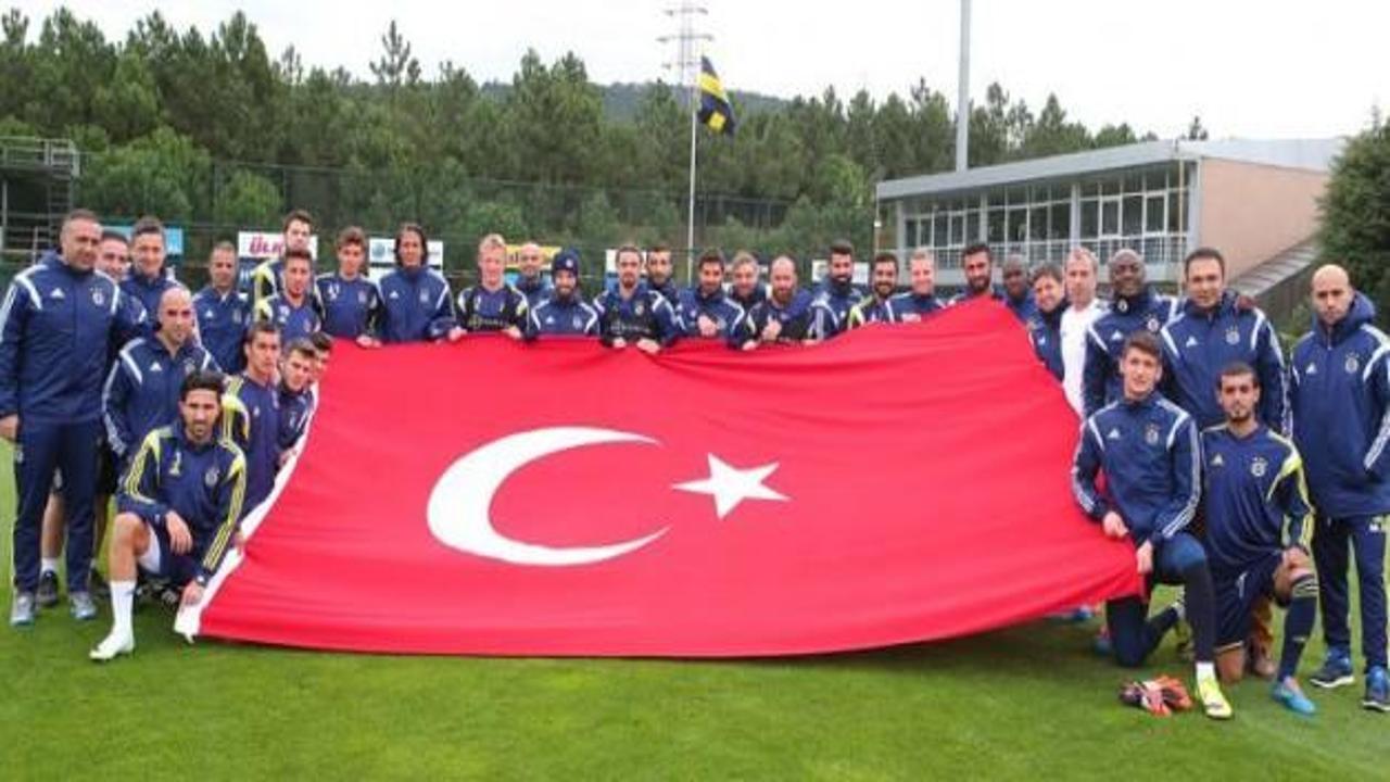 Samandıra'da dev Türk bayrağı!