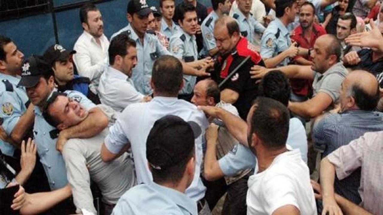 Sanık tahliye olunca ortalığı birbirine kattılar!