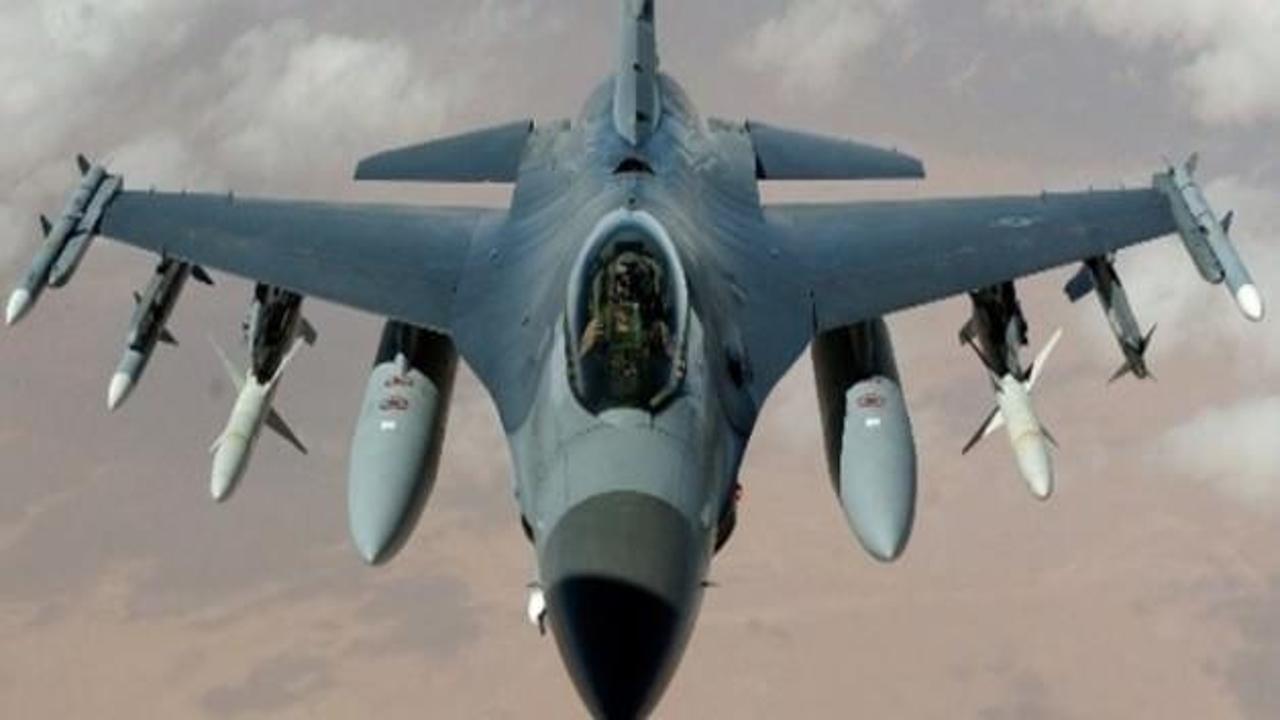 Savaş uçakları bomba yağdırdı: En az 55 ölü