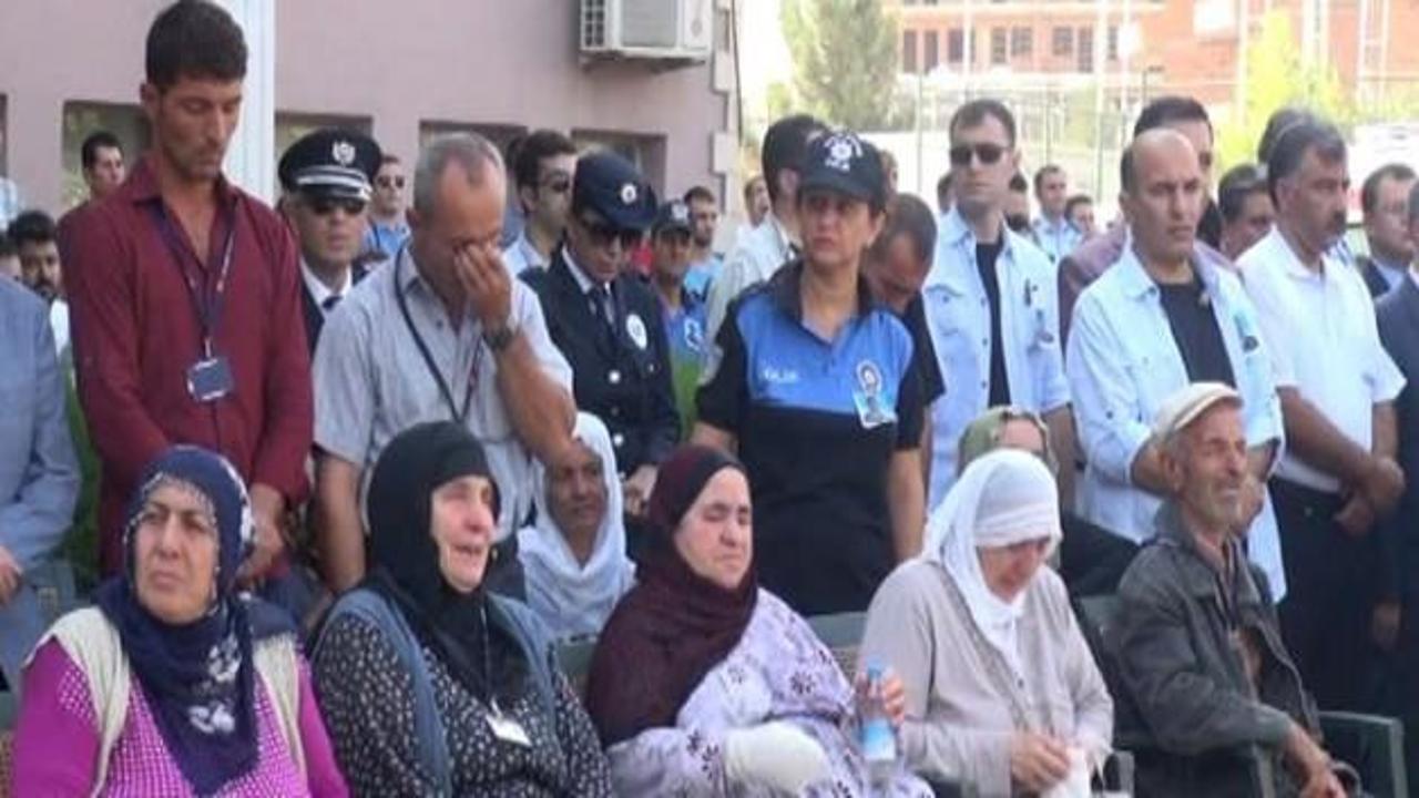 Şehit polise Kürtçe ağıtlarla veda