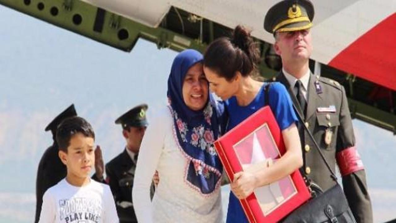 Şehit Uzman &Ccedil;avuş Akt&uuml;rk g&ouml;zyaşlarıyla uğurlandı