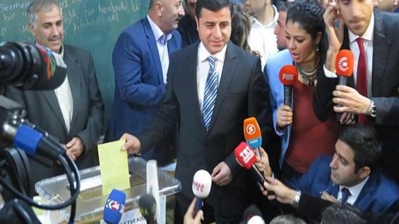 Demirtaş ve Yüksekdağ oylarını kullandı