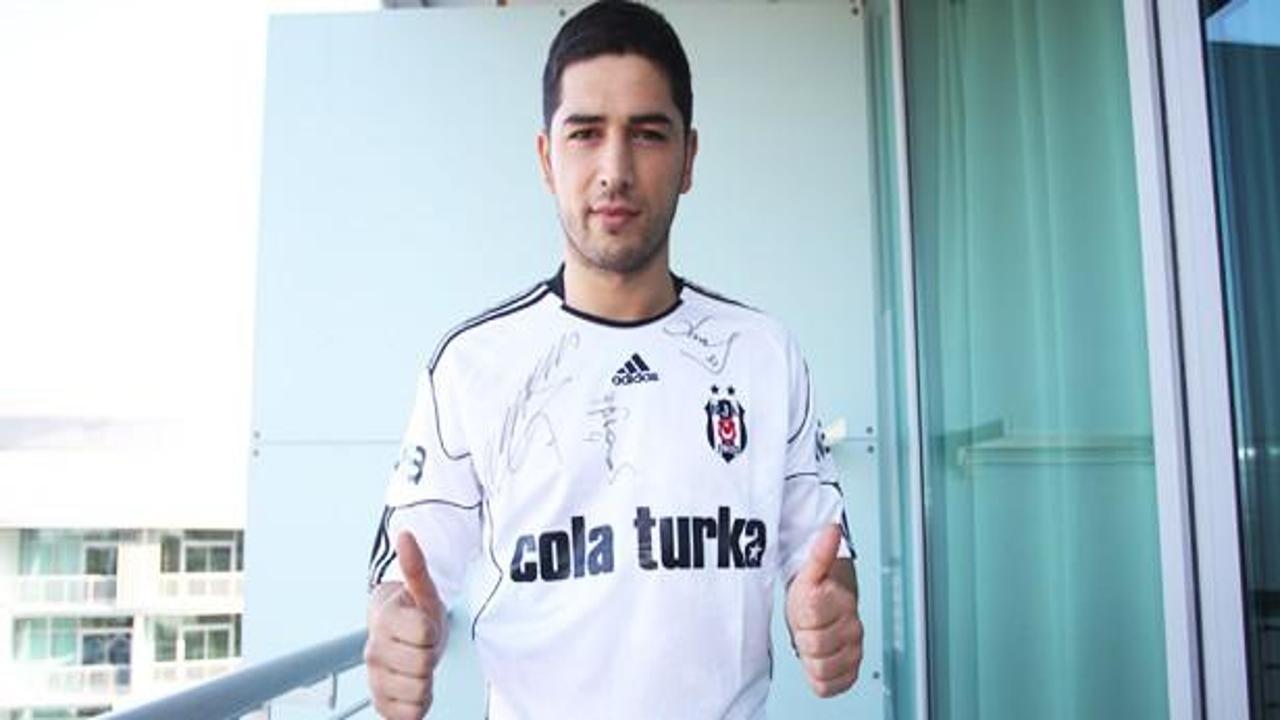 Beşiktaş Sezer Öztürk'ü borsaya bildirdi