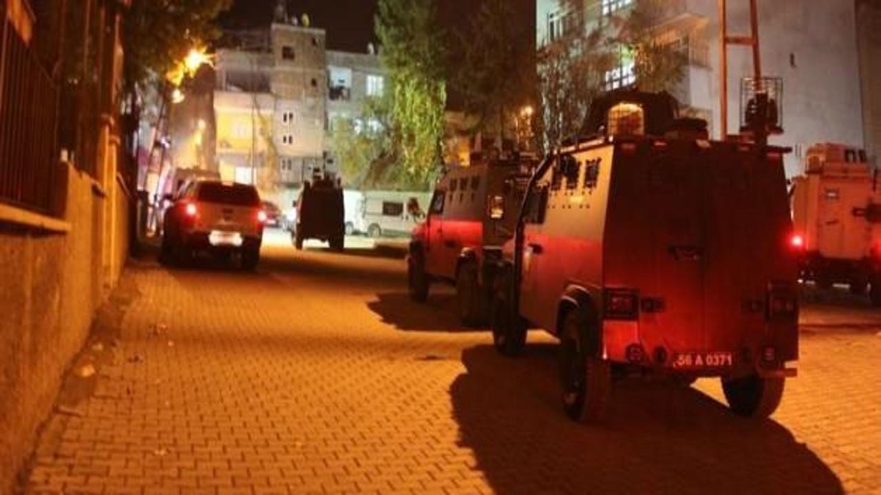Siirt'te polis karakoluna bombalı saldırı