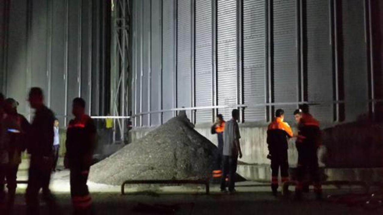 İşçi 600 ton ayçekirdeğinin altında kaldı
