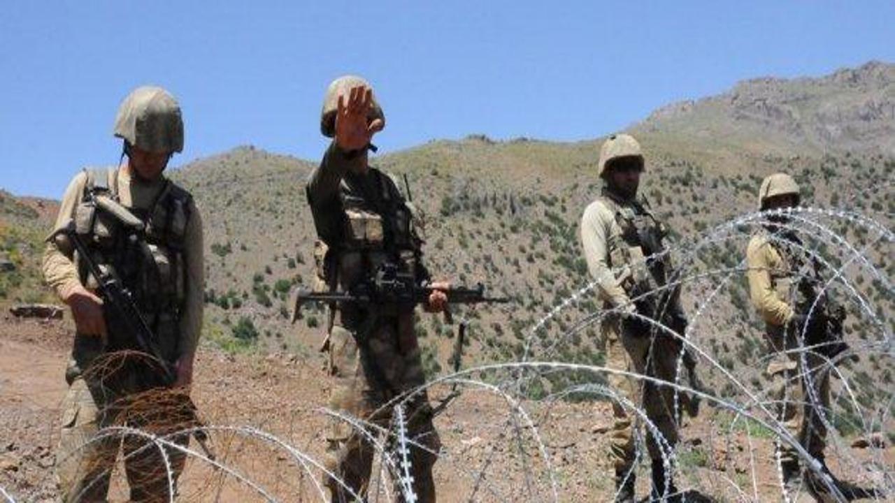 Irak sınırda asker ve k&ouml;yl&uuml; arasında gerginlik