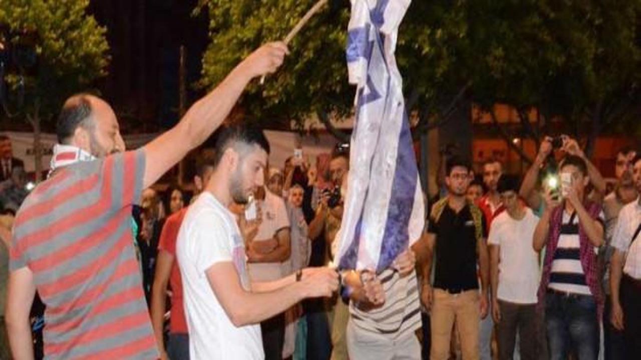 Şırnak'ta vatandaşlar İsrail bayrağını yaktı