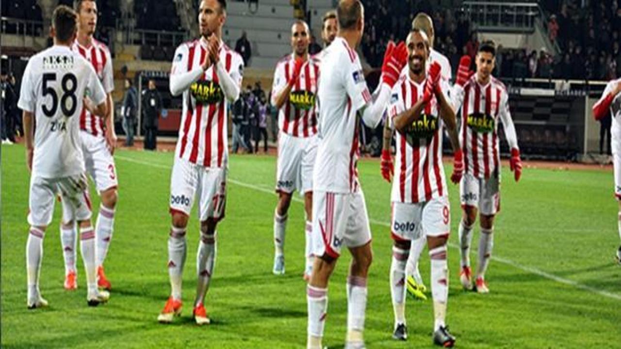 Sivasspor'un 400. golüne Burhan Eşer imzası
