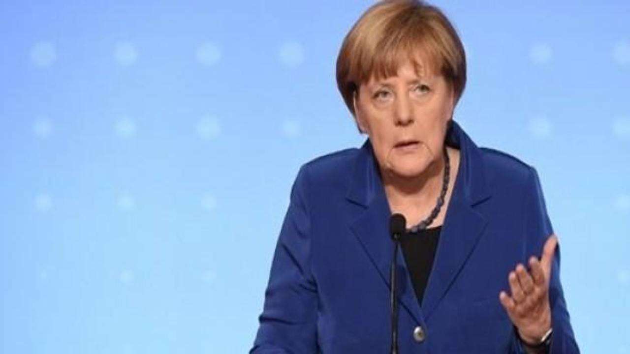 Merkel hakkında suç duyurusu