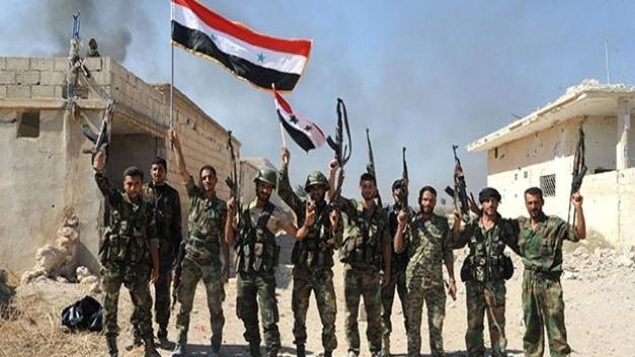 Suriye'de ordu Rusya'nın saldırılarıyla ilerliyor